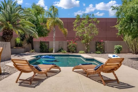 Red Mountain Retreat House in Mesa