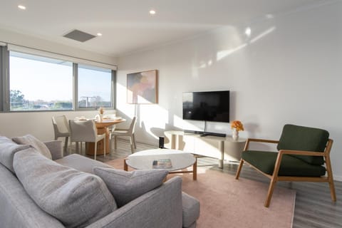TV and multimedia, Living room, Dining area