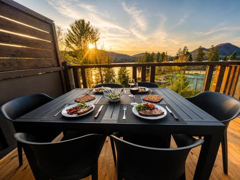 Balcony/Terrace, Lake view