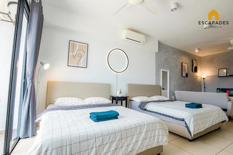 Bed, Photo of the whole room, Bedroom, towels, air conditioner