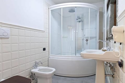 Charming Suite By Villa Il Mosaico Apartment in Florence