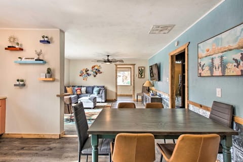 Walk to Main St and Riverfront Trail Mtn-View Condo Apartment in Red River