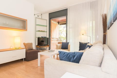 11JOG1036 - Huge & bright apartment Train Station Apartment in L'Hospitalet de Llobregat