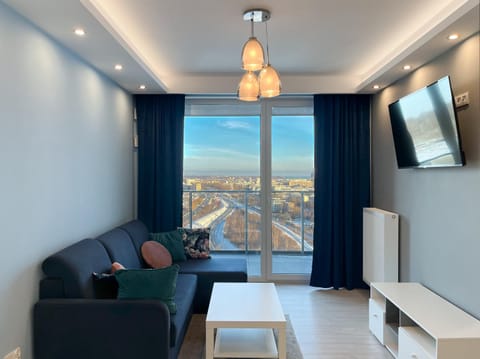 Communal lounge/ TV room, Living room, Seating area, City view