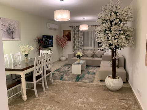 Living room, Seating area, Dining area