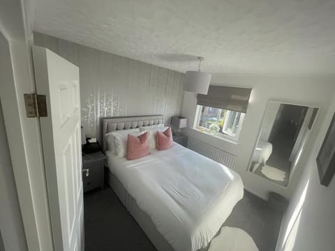 Bed, Bedroom, wardrobe