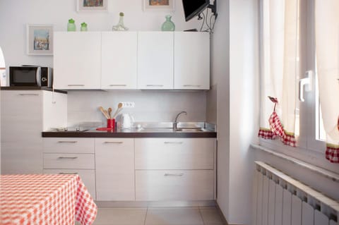 Kitchen or kitchenette, Living room