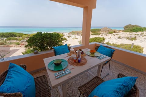 Day, Natural landscape, View (from property/room), Balcony/Terrace, Food and drinks, Seating area, Dining area, Beach, Food, Sea view