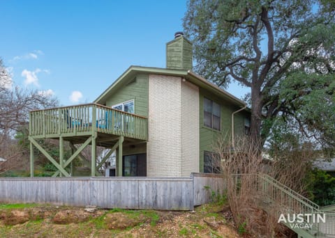 Walk to Zilker Patio w a View Elevated Balcony House in Zilker
