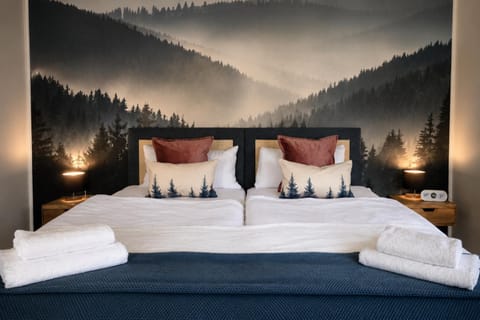 Bed, Photo of the whole room, Bedroom, towels