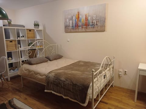 Bed, Photo of the whole room, Bedroom, hair dresser