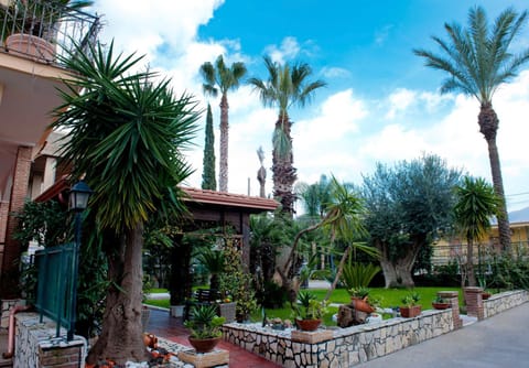 Property building, Day, Garden, Garden view