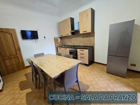 TV and multimedia, Kitchen or kitchenette, Dining area, oven, pet friendly, stove