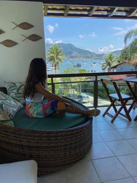 Casa Amarela Bed and Breakfast in Angra dos Reis