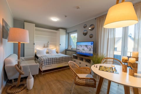 Bed, TV and multimedia, Photo of the whole room