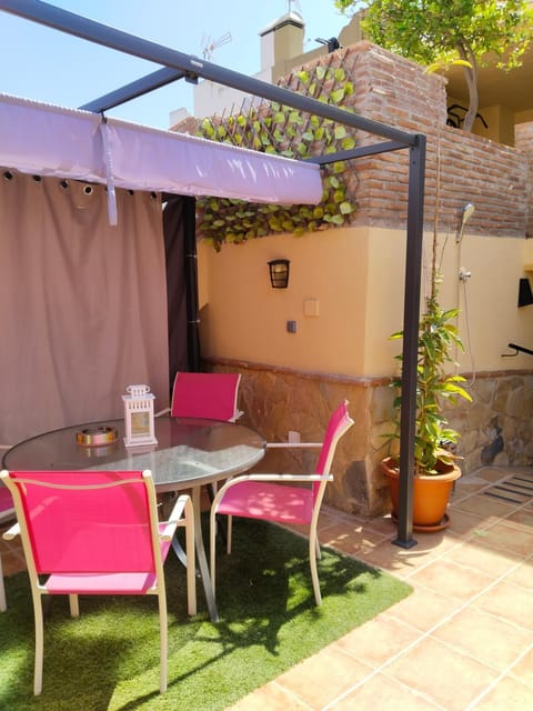 Patio, Garden, Dining area