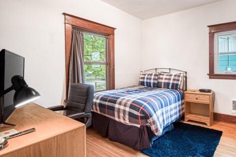 South Sandpoint Charmer House in Sandpoint