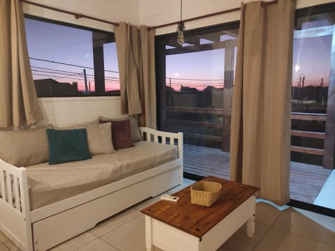 Photo of the whole room, Sunset