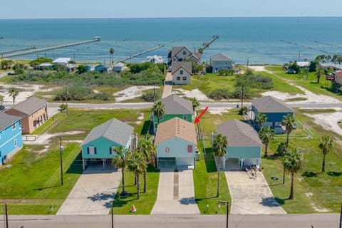Property building, Neighbourhood, Bird's eye view, Beach, Sea view, Parking