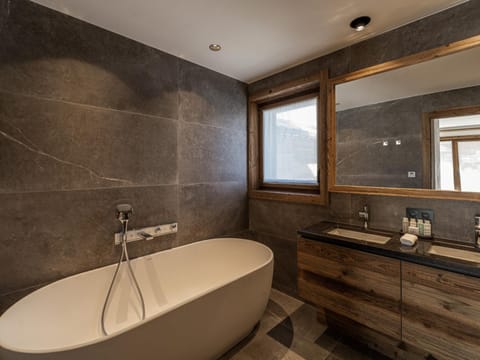 Sublime chalet avec sauna et animaux admis à Courchevel - FR-1-568-33 Chalet in Saint-Bon-Tarentaise