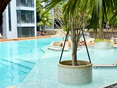 Garden, Pool view, Swimming pool, Swimming pool, sunbed