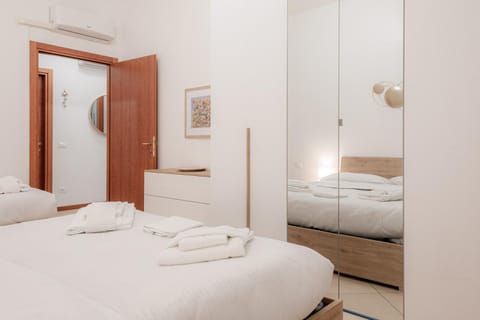Bed, Photo of the whole room, Bedroom, towels, wardrobe, air conditioner