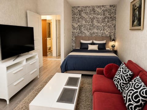 Photo of the whole room, Bedroom