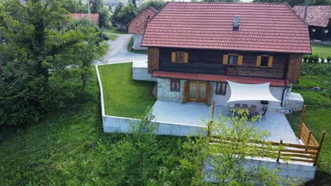 Property building, Day, Natural landscape, Garden, Garden view