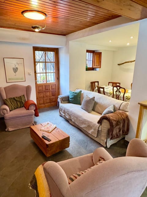 Communal lounge/ TV room, Living room