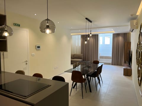 Gżira Promenade 3-Bedroom, Steps from Ferry to Valletta by Malta Weekend Apartment in Sliema