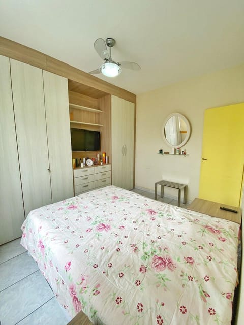 Apto Amplo e Pertinho da Praia do Forte - ELI410 Apartment in Cabo Frio