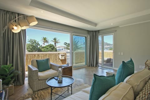 View (from property/room), Living room, Seating area