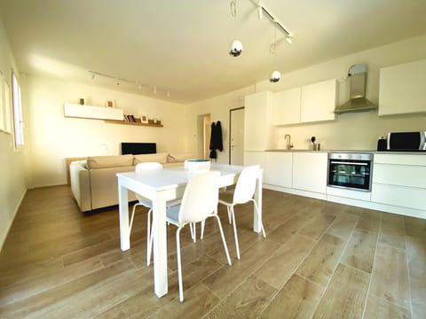 Sol Lakeview Apartment in Province of Brescia