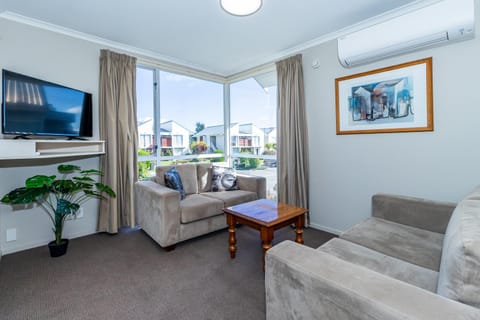Living room, Seating area, Evening entertainment