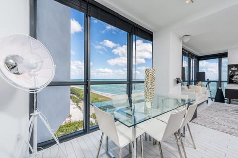 Stunning 3B Oceanfront at South Beach - 1229 Apartment in South Beach Miami