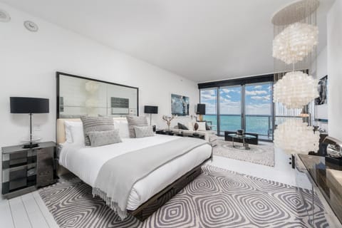 Stunning 3B Oceanfront at South Beach - 1229 Apartment in South Beach Miami