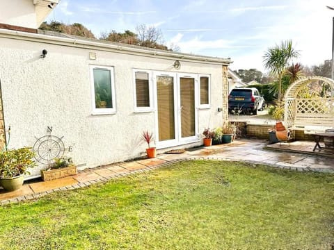 Little Dragons Apartment in Poole