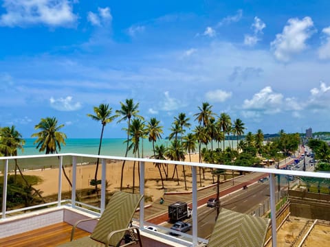 Nearby landmark, Natural landscape, View (from property/room), Beach, Pool view, Sea view, Swimming pool, sunbed