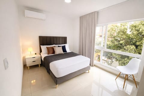 Bed, Living room, Photo of the whole room, Seating area, Bedroom, air conditioner
