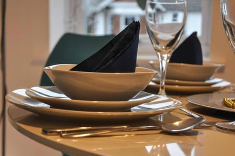 Food and drinks, Dining area, Food, Drinks