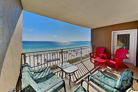 View (from property/room), Balcony/Terrace, Seating area, Beach, Sea view