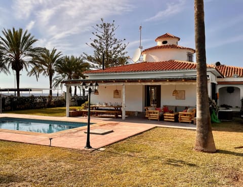 Property building, Garden, Garden view, Pool view, Swimming pool