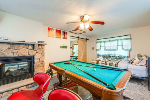 Private Hot Tub and Lake Access Poconos Escape! House in Coolbaugh Township