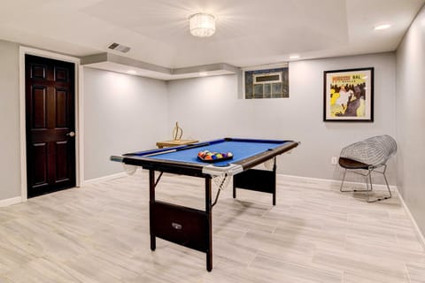 Luxurious Detroit Home - Walk to Golf and Park! House in Detroit