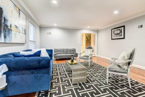 Luxurious Detroit Home - Walk to Golf and Park! House in Detroit