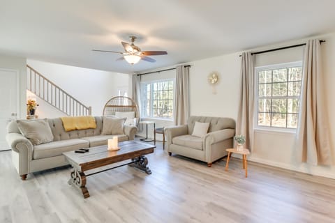 3 Mi to Kalahari Pocono Summit Home with Pool Table House in Coolbaugh Township