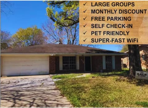 Property building, Day, Text overlay, Street view