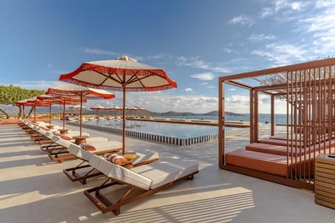 View (from property/room), Balcony/Terrace, Sea view, Swimming pool