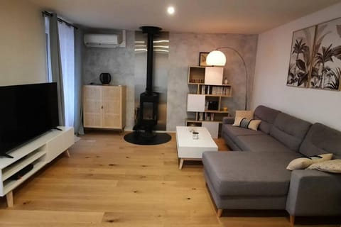 Communal lounge/ TV room, TV and multimedia, Living room, Seating area