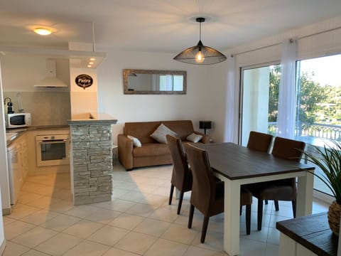 Living room, Lounge or bar